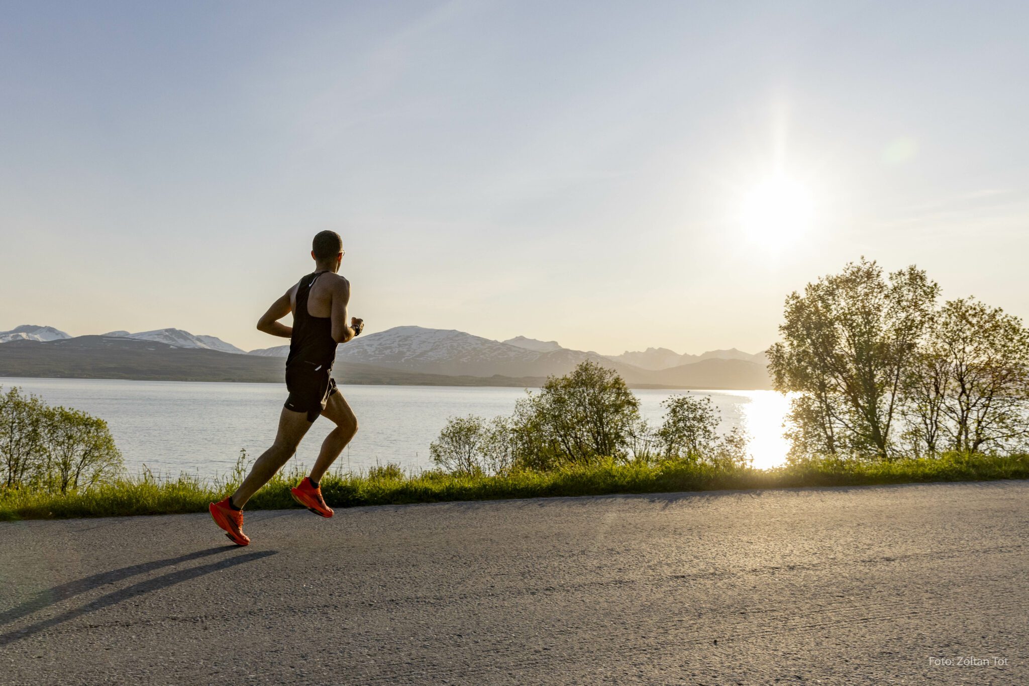 Runner, løper, Midnight Sun Marathon, Gateløp, Tromsø, Norway, Midnattsol